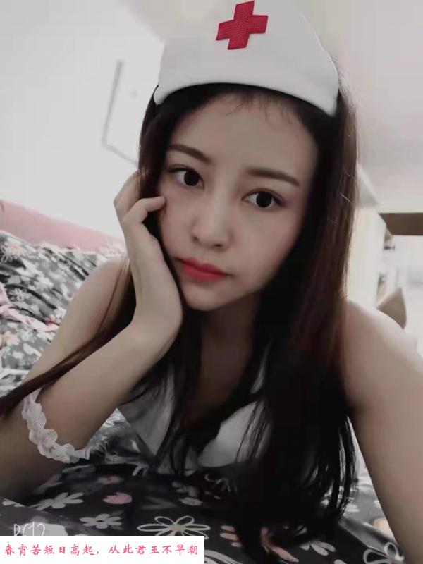 南山南油服装城妹子 第2张