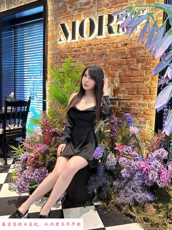性感大胸颜值小姐姐 第3张