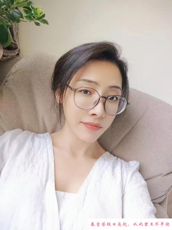眼镜御姐娜娜姐 第1张