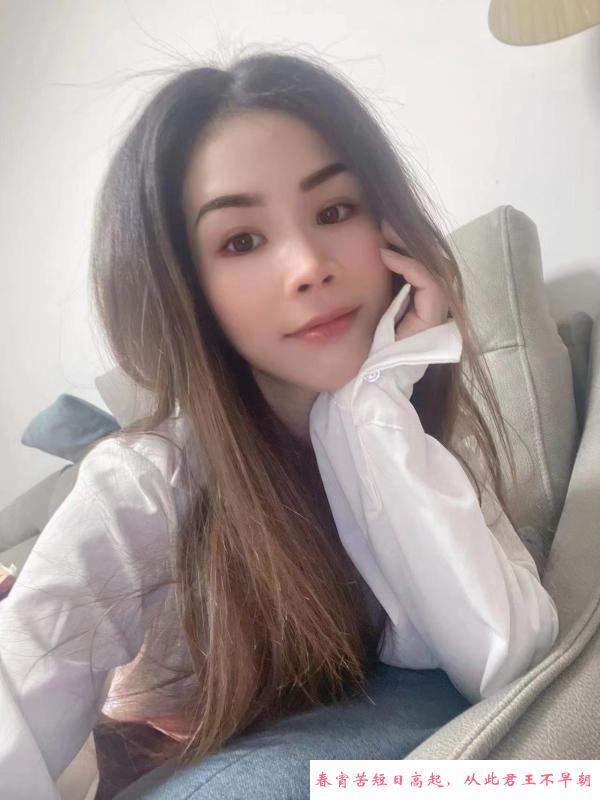 蛇吻伸舌头小朵朵 第1张