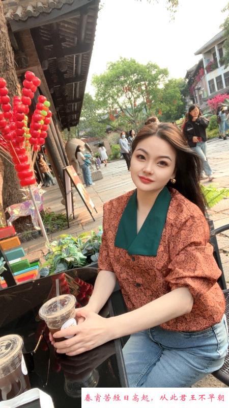 大胸虎牙妹文文 第2张