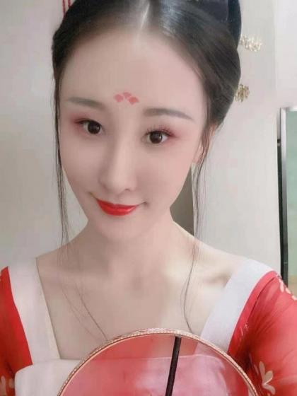 滨江区古风苗条小姐姐 第1张