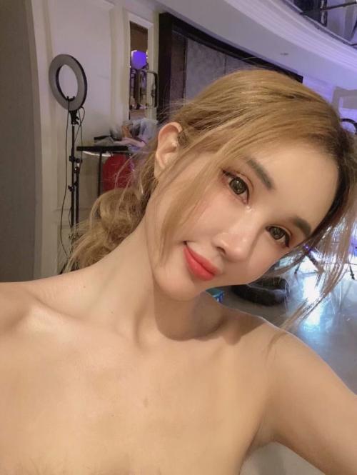 验证性感又骚气的妹子越女 第2张