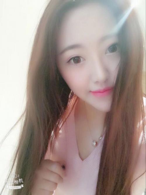 大眼睛女神气质白小纯雯雯 第1张