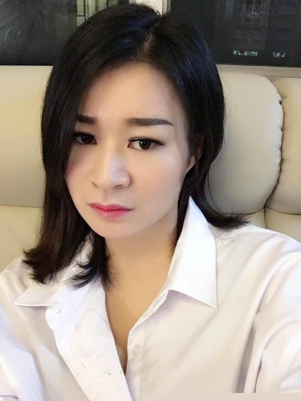 诗韵肤白D+奶颜值高值得一试,波大水多够骚没话说 第2张