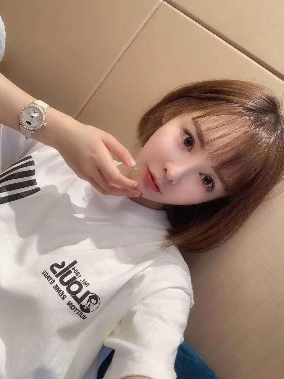 贵阳观山湖区会展城清纯小妹妹 第2张