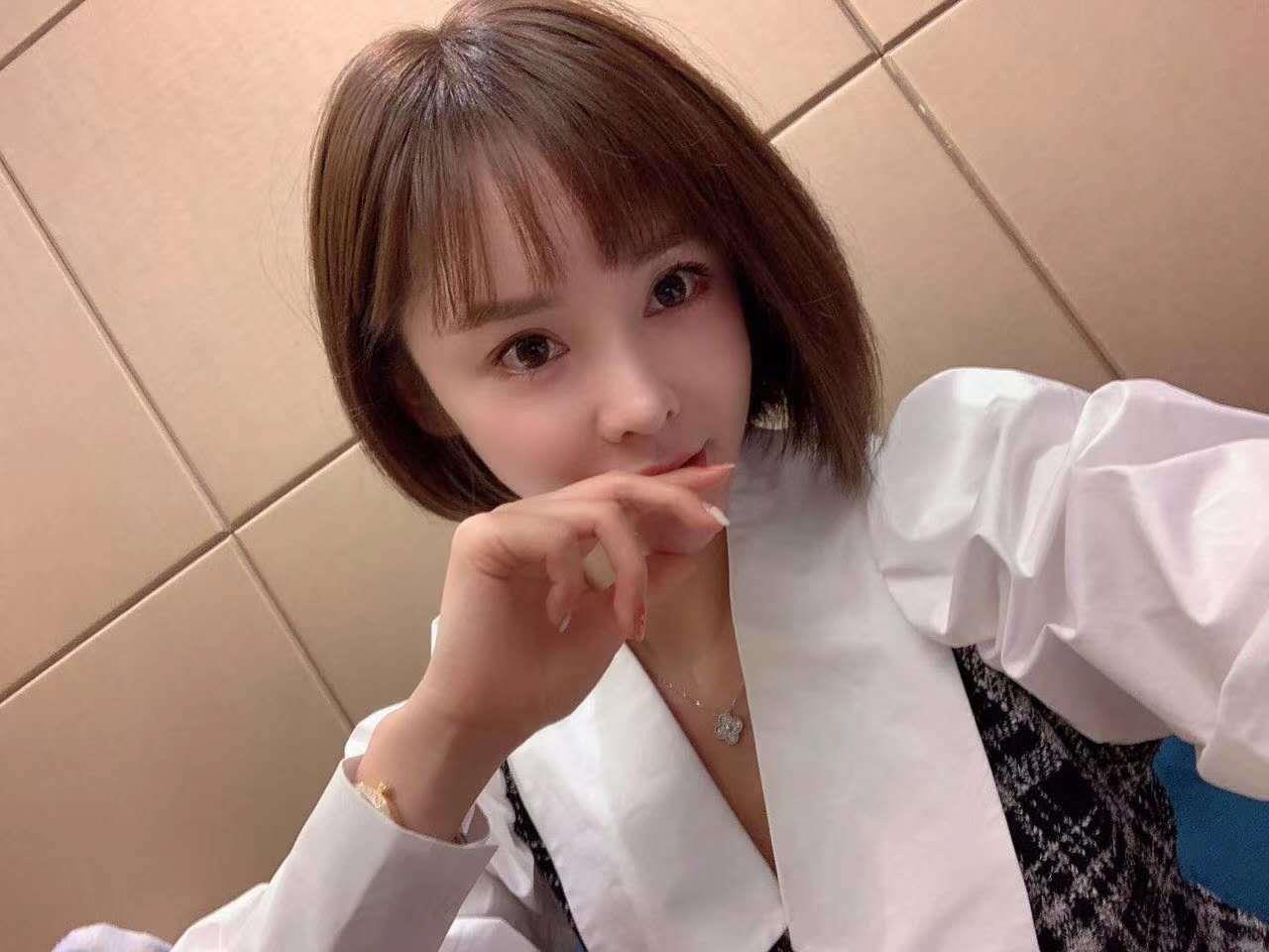 贵阳观山湖区会展城清纯小妹妹 第3张