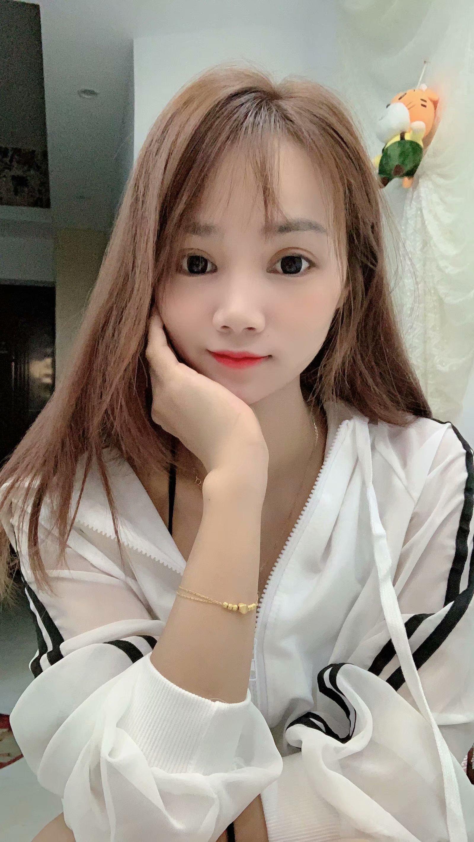 广东汕头汕头龙湖小橙子，气质，身材好，不胖。好看 第3张