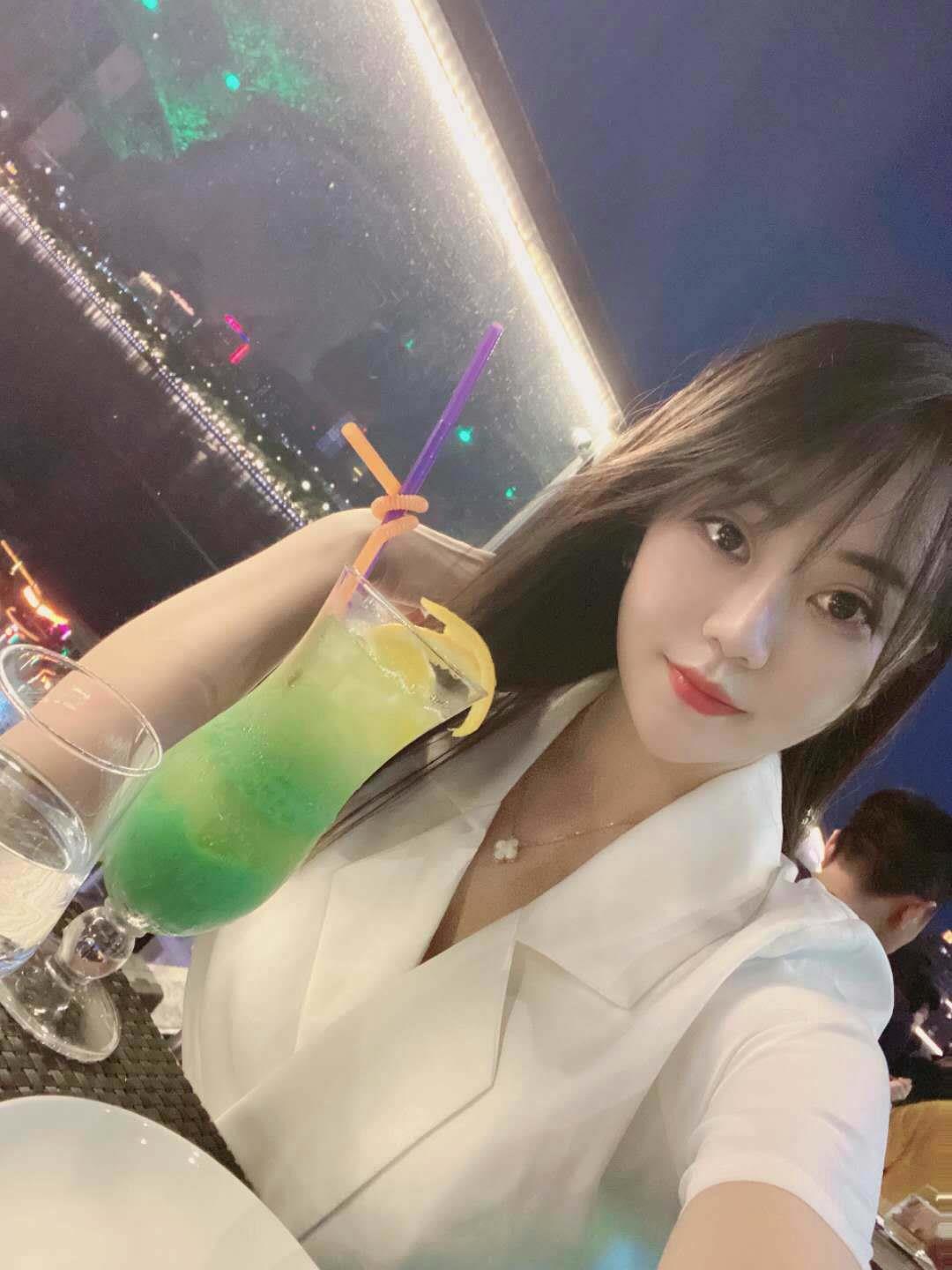 天河新鲜的年轻朵朵，身材比例好 第1张