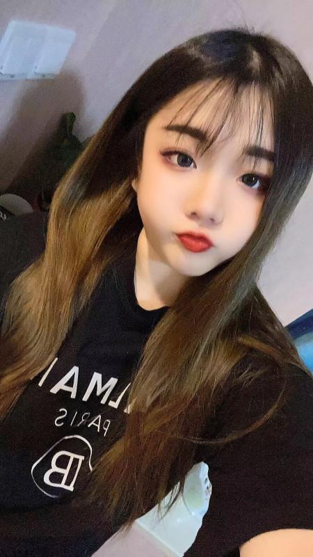 姑苏火车站大胸妹子 第2张