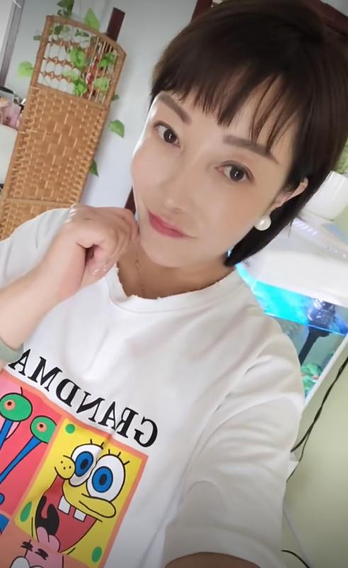 西班牙风情街小少妇 第2张