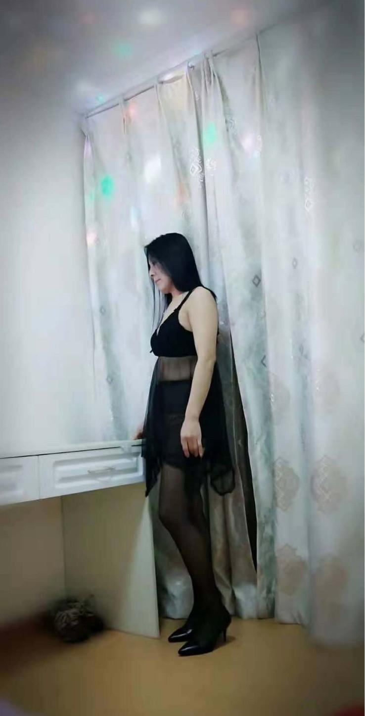 南京三山街地铁站熟女 第1张