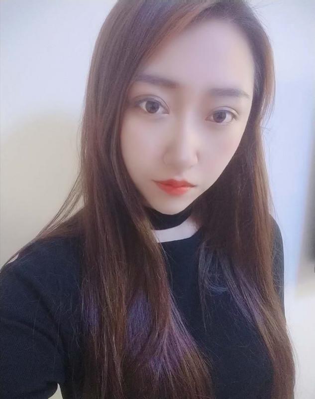 哈尔滨长腿年轻美女 第1张