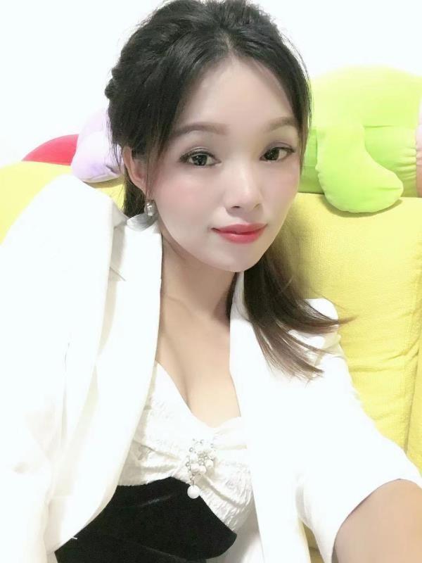 青年路女孩潘潘 第1张