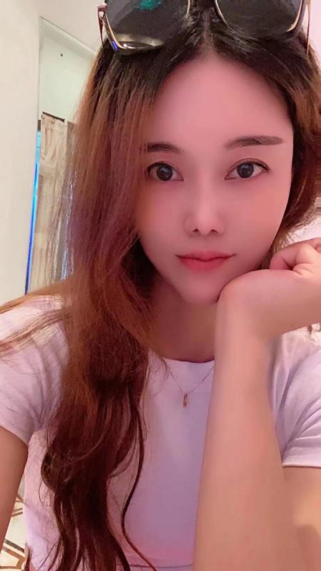 白嫩女神身材小妹 第2张