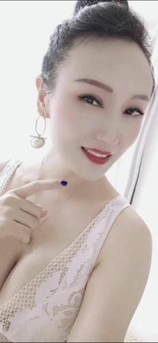 龙华区一个大胸的妹子 第1张