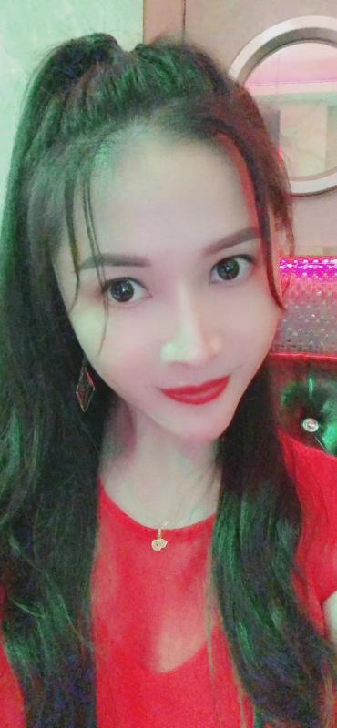 梅花园大胸美女 第2张