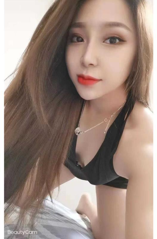 双飞性感小荡妇 第1张