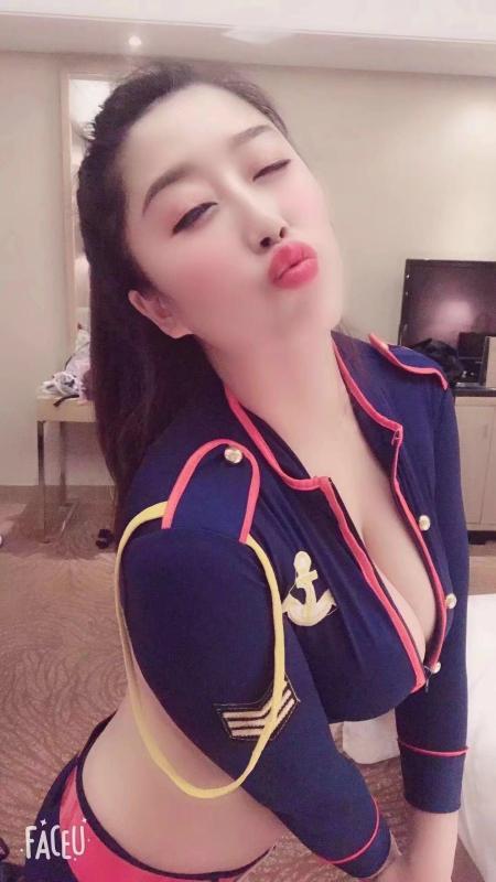 天河制服诱惑女 第1张