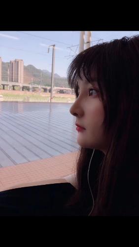 鄞州混血大四学姐 第1张