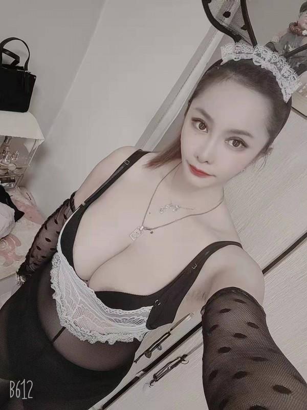 逼水横流，撕袜艳舞，舌吻颜射 第1张