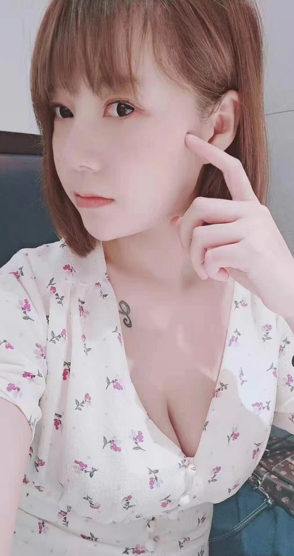 七月妹子，小女友的代入感 第1张