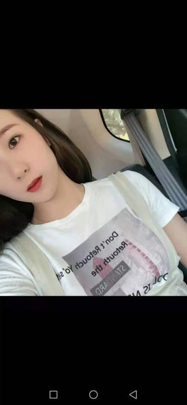天桥年轻妹子略爽 第1张