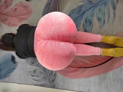 瑜伽少妇~娜朵，肤白人美，大蜜桃臀很容易夹出水 第3张