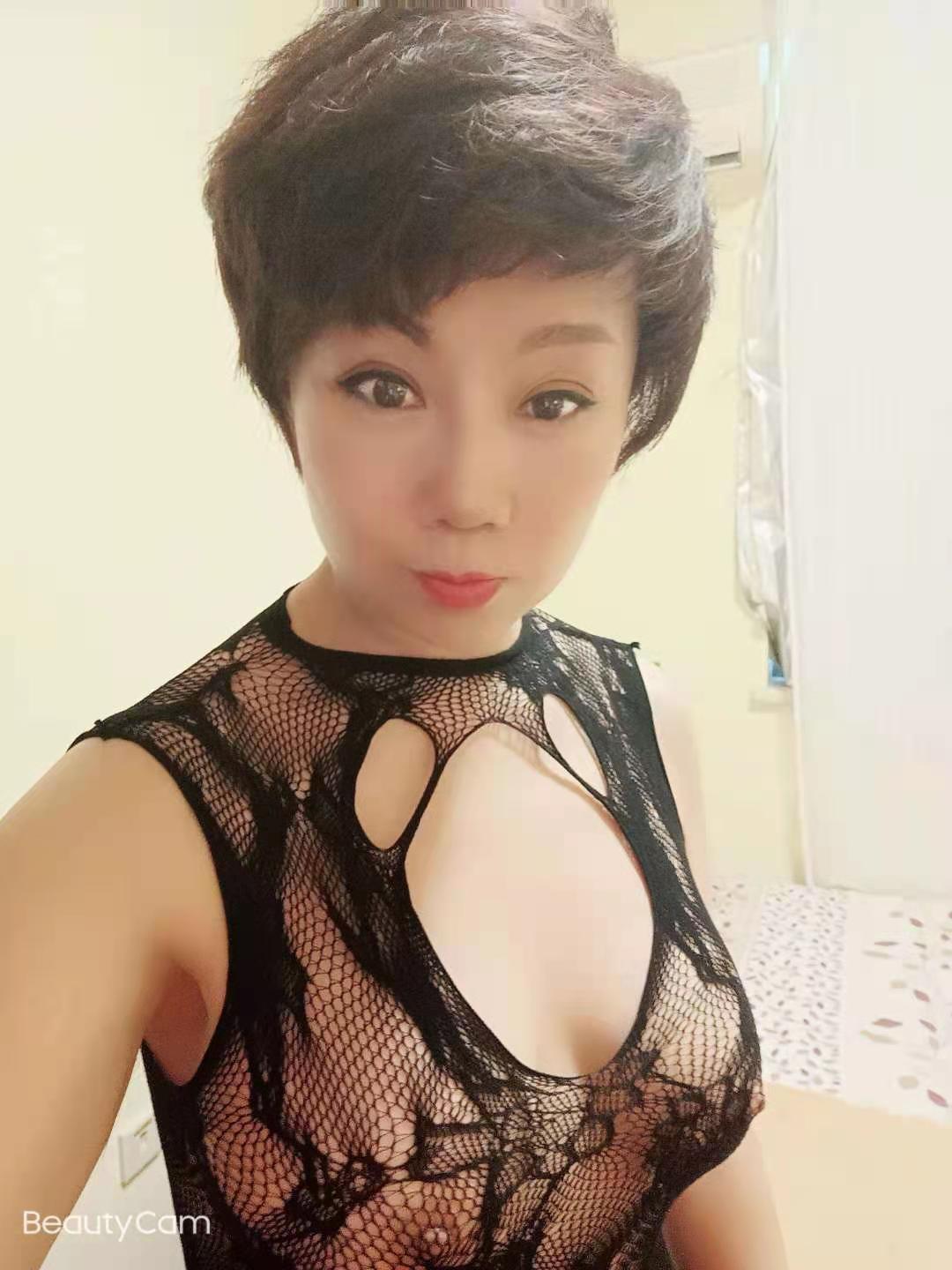 太阳宫地铁真附近妹子，口活真的不错 第1张