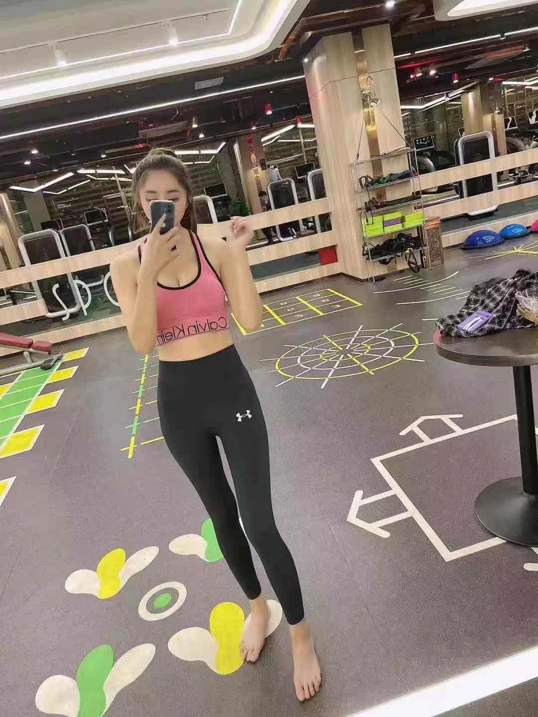 验证刚到南京不到一周的嫩妹琳琳(安妮的小姐妹) 第3张