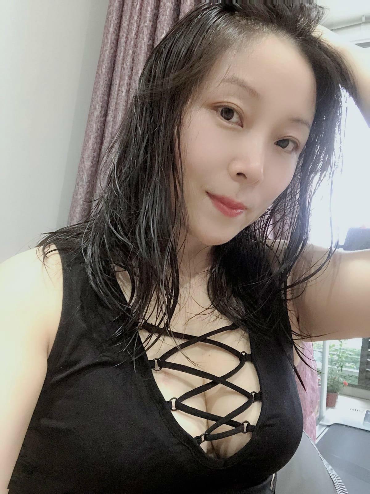 徐汇验证风韵十足的东北少妇 第2张
