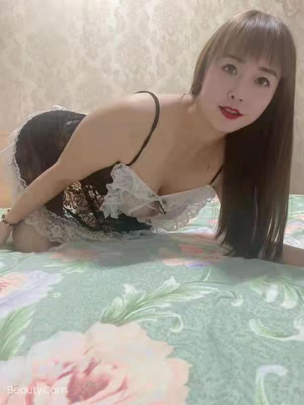 豪爽辣妹打开长腿,逼紧水多300就能操翻 第3张